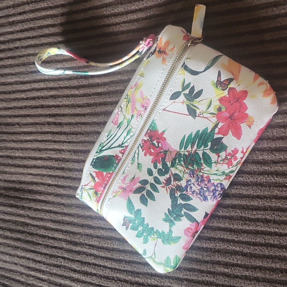 NWOT Safe Keeper Double Zipper Wrap Wristlet Wallet, Floral, Faux Leather